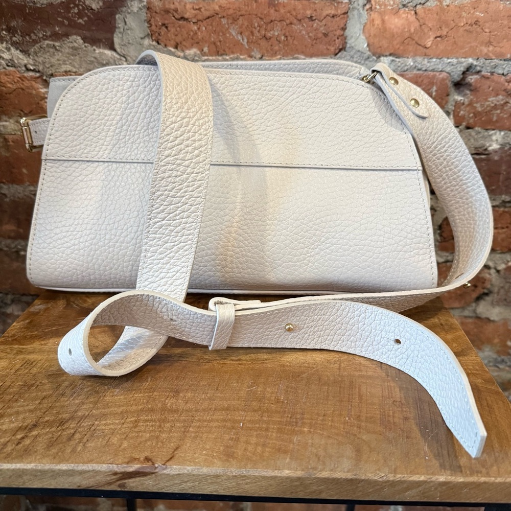 Elegant Cream Leather Shoulder Bag